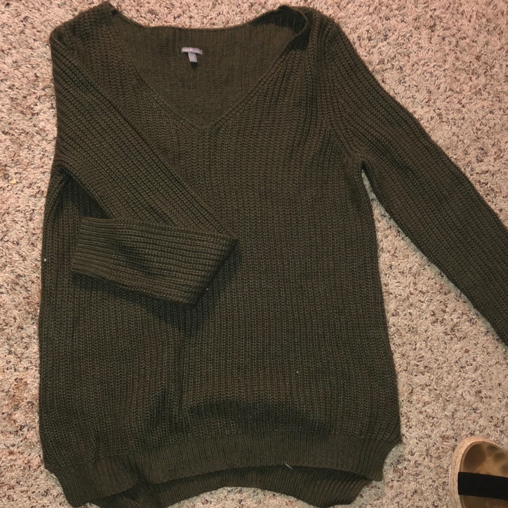 army green v neck sweater